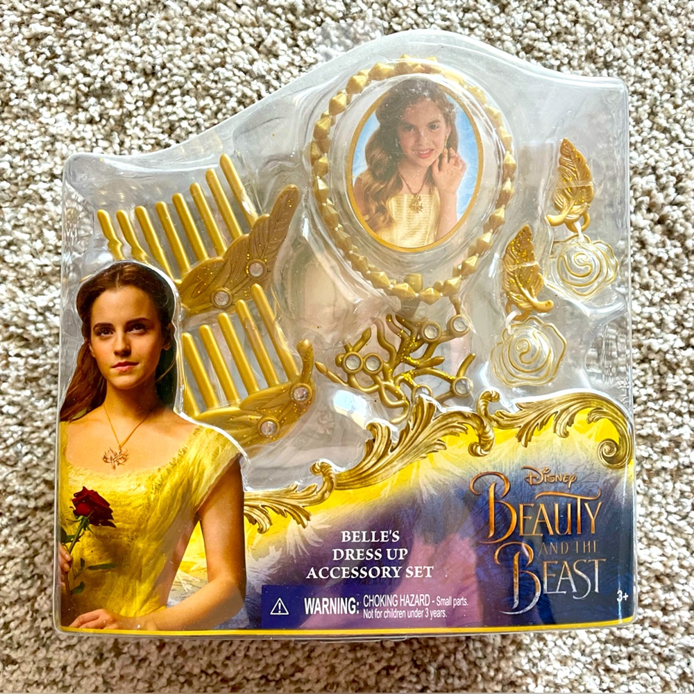 DISNEY Beauty and the Beast Belle’s Dress Up Accessory Set